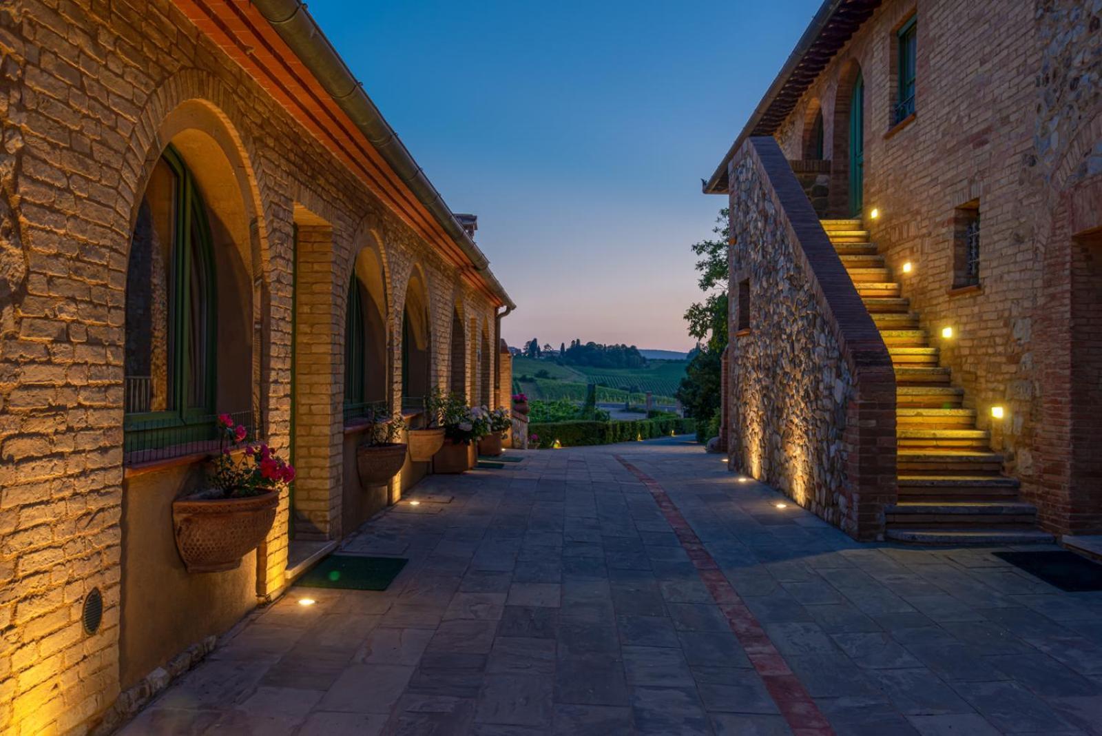 Villa Il Castagno Wine & Resort Siena Exteriör bild