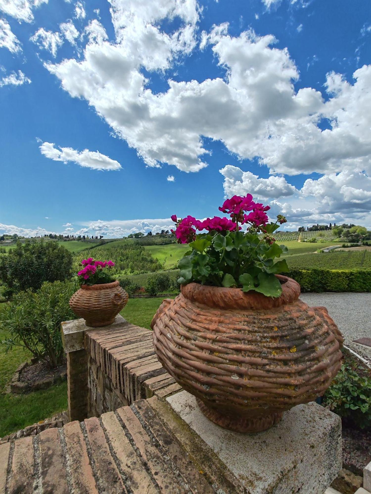 Villa Il Castagno Wine & Resort Siena Exteriör bild