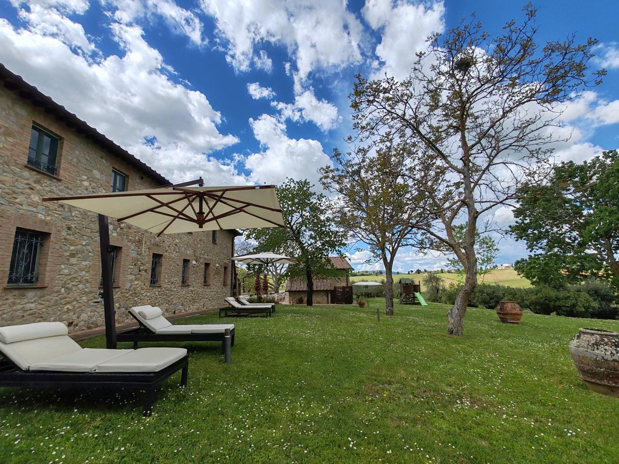 Villa Il Castagno Wine & Resort Siena Exteriör bild